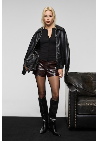 TALUVIA Kadın Esnek Kumaşlı Vücuda Oturan Slim Fit Düğmeli Siyah Bluz