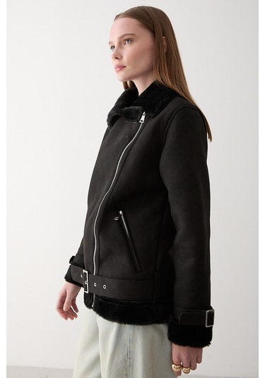 Siyah İçi Kürklü Mont Siyah