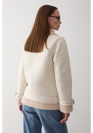 Ekru İçi Kürklü Mont Ekru