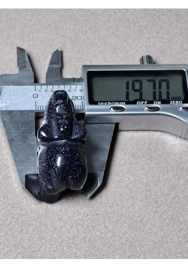 Beautiful Stones Doğal Aventurin Taşından Fil Heykelciği 25-30 Gr. Çeviri Notu: "heykelciği" Kelimesi Türkçede "heykel