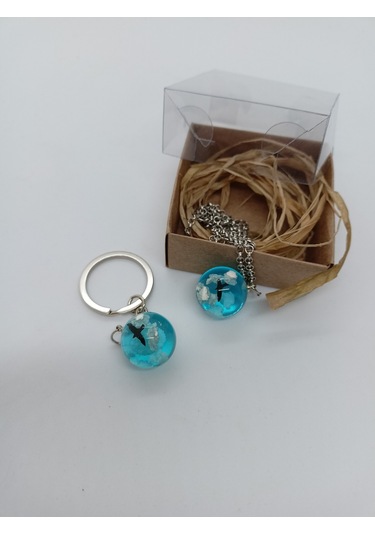 BULUTLARIN ARASINDA KUŞ TEMALI KOLYE ve ANAHTARLIK SETİ