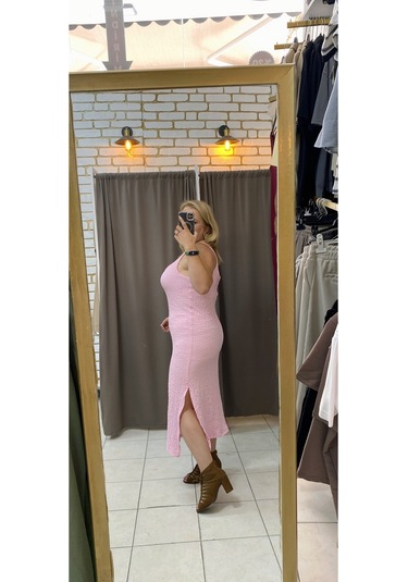 Tuba Toptaş Yırtmaçlı Gofre Elbise Pembe