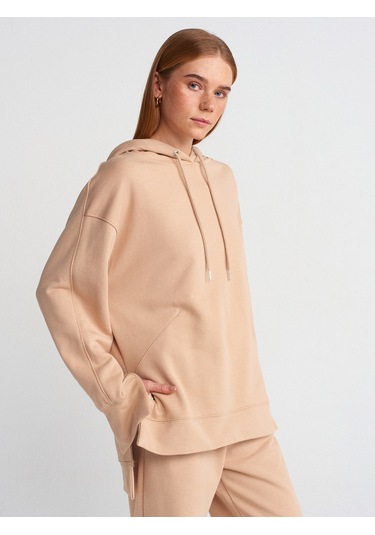 Dilvin 40403 Dikiş Esprili Yırtmaçlı Sweat Camel