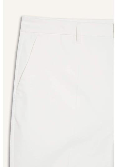 DeFactoFit Standart Fit Sporcu Kısa Paça Dokuma Şort E4136AX25SMWT34