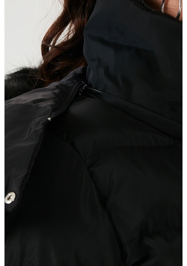 Lela  Regular Fit Çıkarılabilir Kapüşonlu Fermuarlı Cepli Şişme Bayan Mont 497Emily Siyah