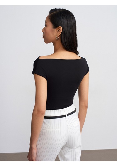 Dilvin 32839 Geniş Yaka Basic T-shirt-siyah