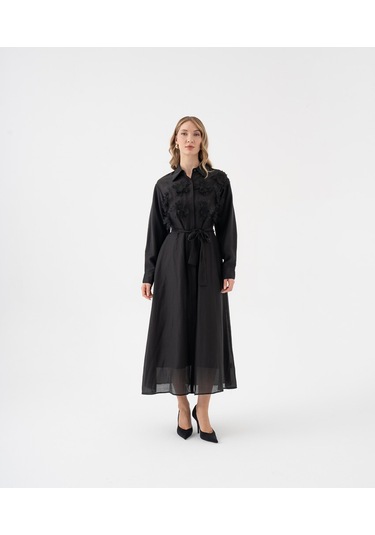 3d Çiçek Aplikeli Kuşaklı Gömlek Elbise Siyah