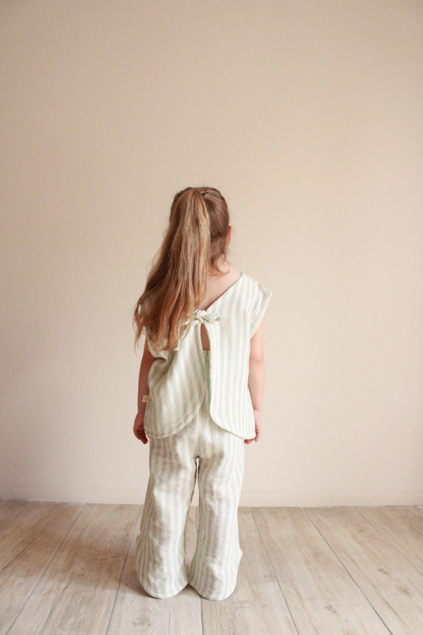 Yeşil Çizgili Sırt Detaylı Müslin Takım Yeşil