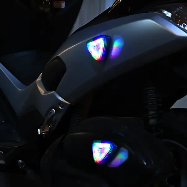 Hightower 2 Adet Kırmızı Araç Motosiklet Güneş Enerjili Led Dekoratif Emniyet Lambası Kolay Montaj