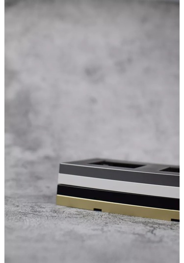 Vo'stabl Prizler Ve Anahtarlar İçin Beyaz Üçlü Çerçeve 185294620