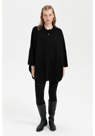 Kadın Dik Yaka Cebi Gül İşlemeli Fermuarlı Kısa Panço Siyah Siyah