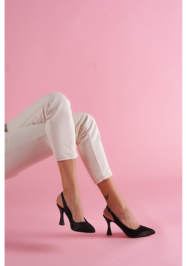 Rozalinda Siyah Saten Önü Sivri Günlük Kullanım Topuklu Ayakkabı Siyah