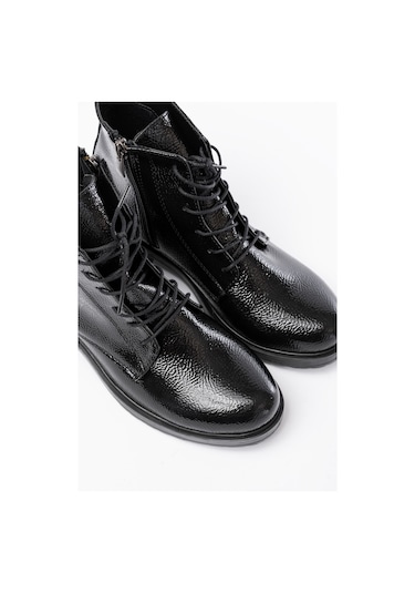 165-225 Siyah Rugan Bağcıklı Fermuarlı Günlük Kadın Bot Beyaz