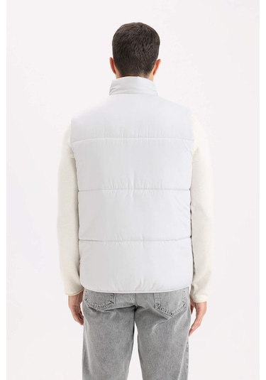 DeFacto Regular Fit Dik Yaka Fermuarlı Şişme Yelek D6286AX25SPGR503 DeFacto Regular Fit Dik Yaka Fermuarlı Şişme Yelek D6286AX25SPGR503