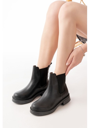 02-2137 Siyah Lastikli Günlük Kadın Bot Beyaz