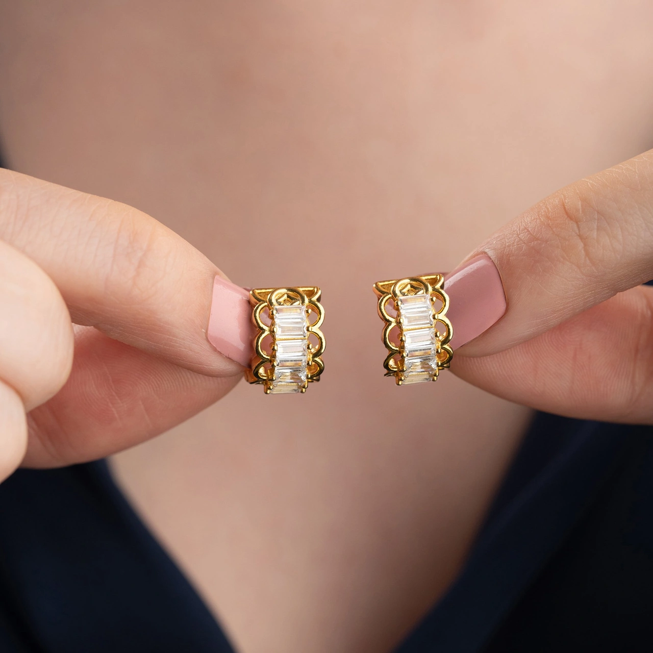 925 Ayar Gümüş Baget Taşlı Minimal Gold Halka Küpe Altın