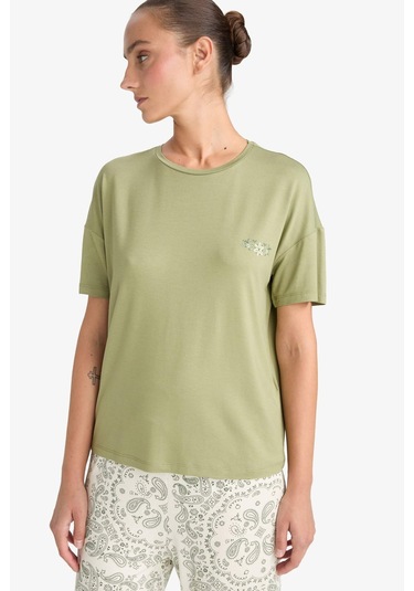 Defacto Pijama Takımı Regular Fit Kısa Kollu Üst Desenli Uzun Alt-fall İn Love F7560ax25augn762 Yeşil Defacto Pijama Takımı Regular Fit Kısa Kollu Üst Desenli Uzun Alt-fall İn Love F7560ax25augn762 Yeşil