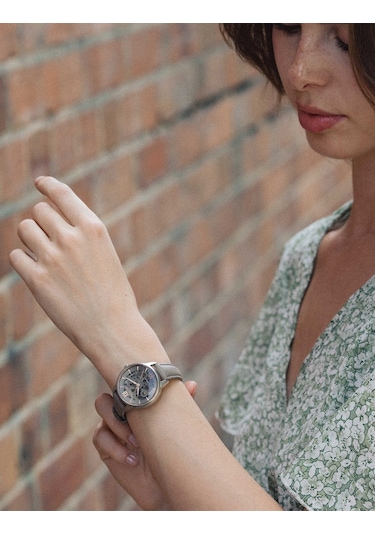 Earnshaw Es-8153-01 Kadın Kol Saati