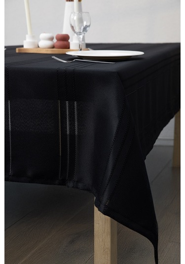 Neva Leke Tutmaz Masa Örtüsü 160x220 - Siyah Siyah