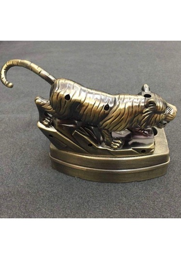 Kaplan Figürlü Metal Küllük Ve Çakmak Dekoratif Masaüstü Aksesuar