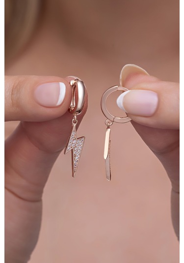 Nereze 925 Ayar Gümüş Sallantılı 10 Mm Tamtur Şimşek Küpe