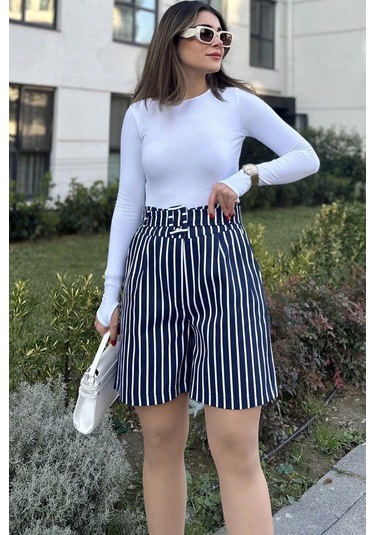 WeShaya Kadın Laci Kemerli, Yüksek Bel, Pliseli, Rahat Kesim, Gabardin Şort Lacivert