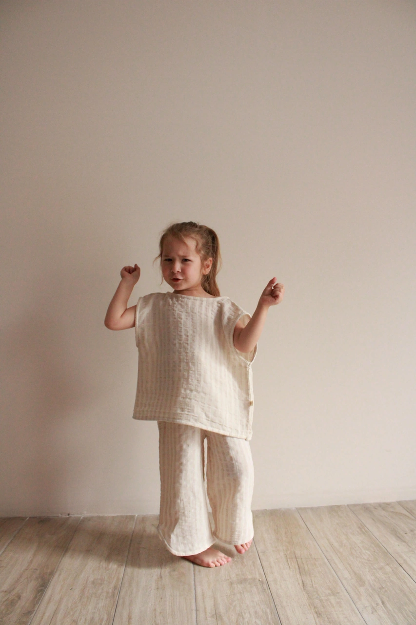 Bej Çizgili Sırt Detaylı Müslin Takım Bej