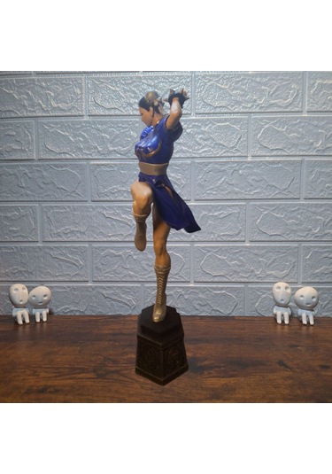 Street Fighter - Chun-li El Yapımı Koleksiyon Figürü 38 Cm