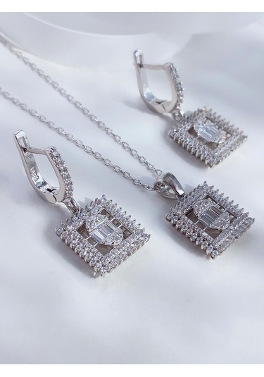 Keskin Gümüş Zirkon Taşlı Işıltılı Kare Baget Tasarım Gümüş Kadın Set Gelin Se