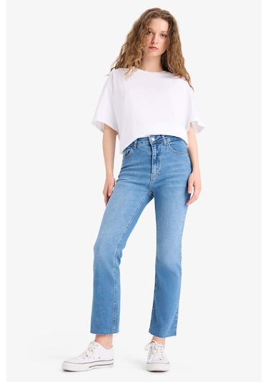 DeFacto Crop Flare Fit Yüksek Bel Bilek Boy Jean Yıkamalı Pantolon E8018AX25SMNM28 DeFacto Crop Flare Fit Yüksek Bel Bilek Boy Jean Yıkamalı Pantolon E8018AX25SMNM28