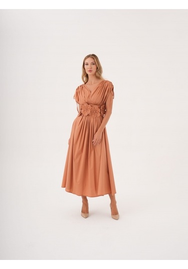 Kadın Bel Detaylı Kısa Kollu Elbise Çiçek Aplikeli, Büzgü Ve Bağcık Detaylı, %100 Pamuk Tarçın