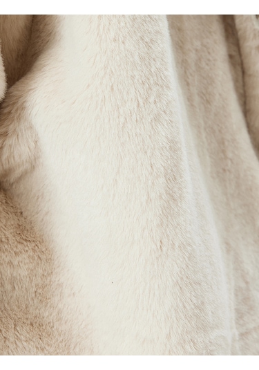 Koton Peluş Mont Kapüşonlu Fermuarlı Cep Detaylı Bej 5wal20004ıw Ekru