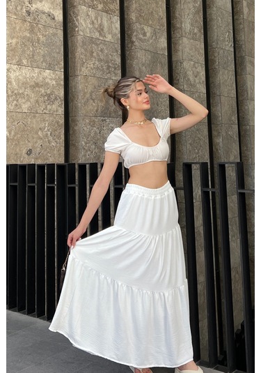 Siyah Pileli Katlı Maxi Etek Beyaz