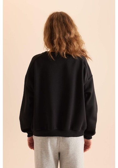 DeFacto Coool Oversize Geniş Kalıp Bisiklet Yaka Basic Düz Kalın Kumaş İçi Yumuşak Tüylü Sweatshirt D9022AXNSBK81 Siyah