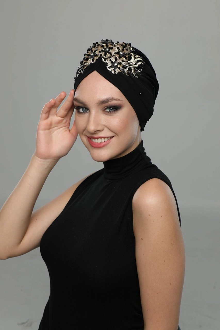 Kopma Astarlı Işlemeli Siyah Geniş Sırma Motifli Hazır Türban Tesettür Abiye Bone Siyah Geniş Sırma