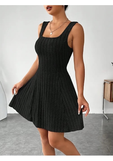 Kadın Uzun Kollu Kapüşonlu Ceket Üst Ve Askısız Kare Yaka A Kesim Şardonlu Kaşkorse Elbise Siyah