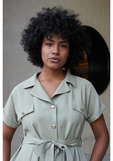 Kadın İpeksi Modal Kumaş Yakalı Düşük Omuzlu Apoletli Yan Cepli Kemerli Diz Altı Boy Uzun Elbise-açık Haki A.haki Kadın İpeksi Modal Kumaş Yakalı Düşük Omuzlu Apoletli Yan Cepli Kemerli Diz Altı Boy Uzun Elbise-açık Haki A.haki