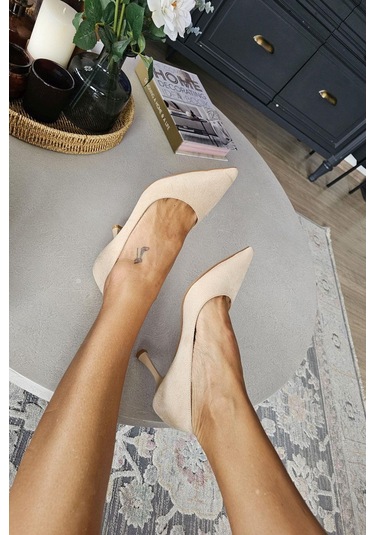 10 1109 Topukla Kadın Kadeh Topuklu 8 Cm Topuklu Stiletto Ayakkabı Ten Süet