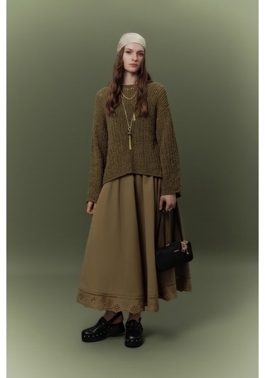 Nakış Detaylı Geniş Etek Yeşil Yeşil