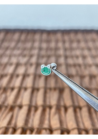 316 L Cerrahi Çelik Mineli Kurbağa Dudak Kıkırdak Helix Tragus Piercingi 8mm X 1,2mm Yeşil
