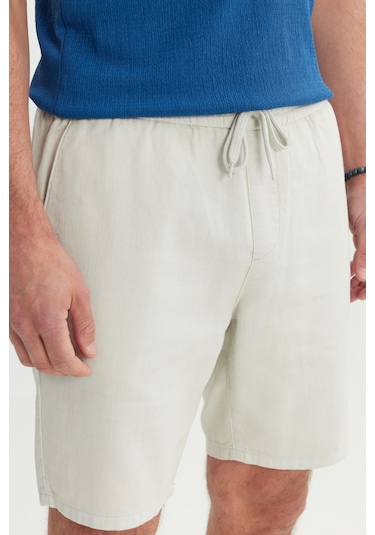 Erkek Acık Grı %100 Pamuk Comfort Fit Beli Bağlamalı Flamlı Yan Cep Şort Açık Gri Erkek Acık Grı %100 Pamuk Comfort Fit Beli Bağlamalı Flamlı Yan Cep Şort Açık Gri