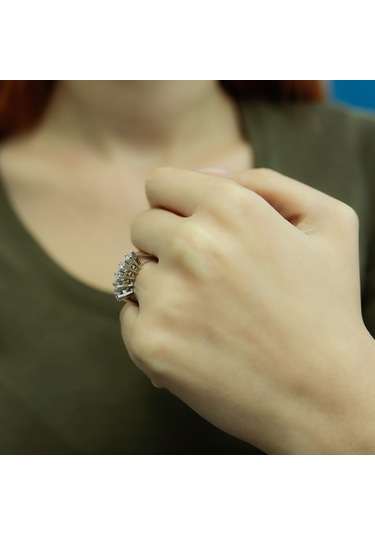 Lova F Renk 0,60 Karat Pırlanta Beştaş Yüzük - IDL Sertifikalı