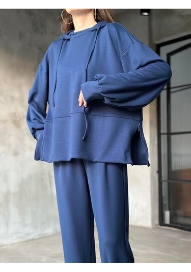 Kadın Oversize Fermuarlı Kapüşonlu Sweatshirt Pileli Paça Tesettüre Uygun Spor Şık Eşofman Takımı Lacivert Kadın Oversize Fermuarlı Kapüşonlu Sweatshirt Pileli Paça Tesettüre Uygun Spor Şık Eşofman Takımı Lacivert