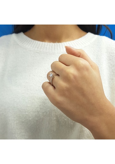 Lova E Renk 0,23 Karat Pırlanta Tektaş Yüzük - 1010131