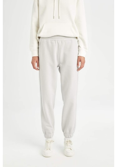 Defacto Standart Boy Beli Paçası Lastikli Cepli Basic Düz Kalın Kumaş Jogger Eşofman Altı D9934AX24WNGR431 Gri Defacto Standart Boy Beli Paçası Lastikli Cepli Basic Düz Kalın Kumaş Jogger Eşofman Altı D9934AX24WNGR431 Gri