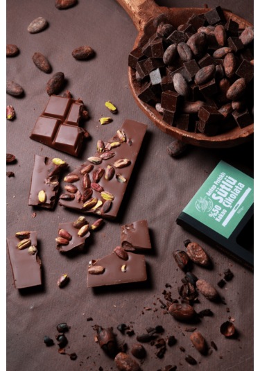 %50 Kakao Antep Fıstıklı Sütlü Çikolata 100 G