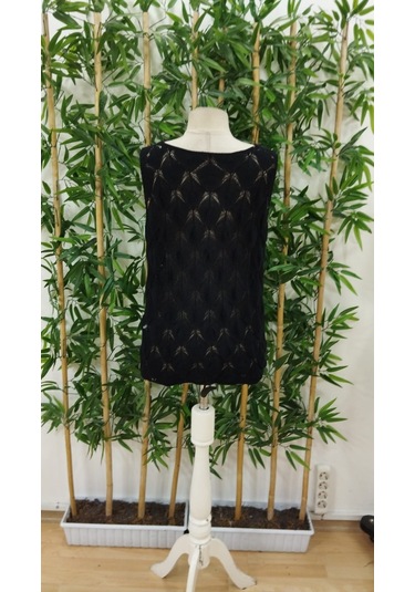 Leyla Sanat Sanata Yeni Bir Bakış Açısı Kadın Askılı Yakalı Desenli Triko Bluz Siyah