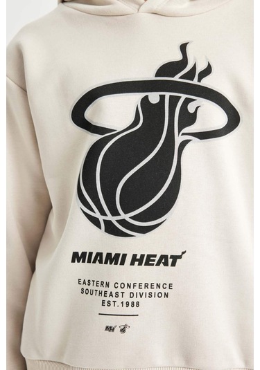 Defacto Erkek Çocuk NBA Miami Heat Kapüşonlu Kalın Sweatshirt D3143A824AUER37