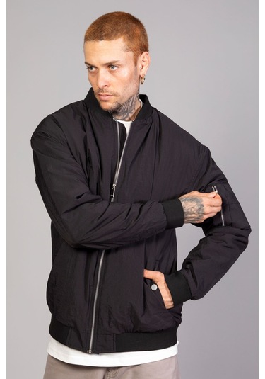 Siyah Regular Fit /krinkıl Kumaş İçi Kapitone Pilot Erkek Cek... Siyah