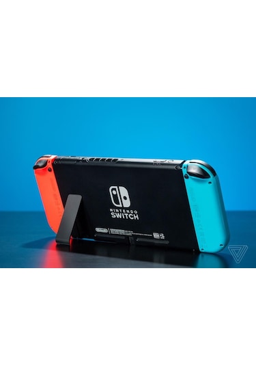 Nintendo Switch Kickstand - Sd Kart Kapağı Ve Dik Tutucu